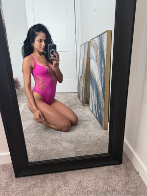 Nany Gonzalez Photo #8