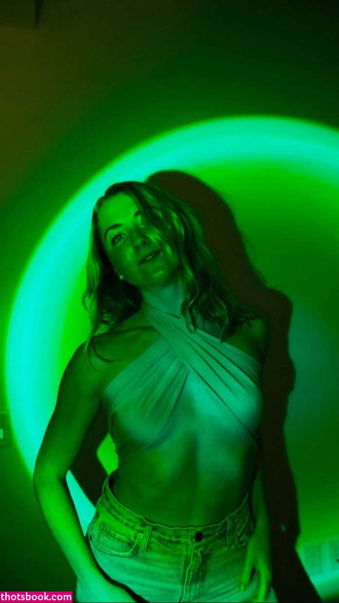 Shannon Fairweather Photo #20