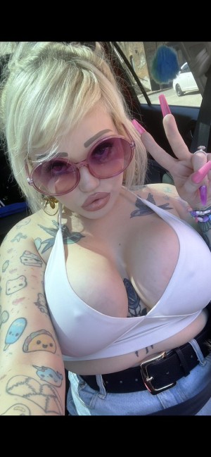 Emily Snow Photo #22