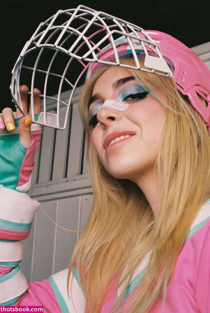 Sophie Powers Photo #12