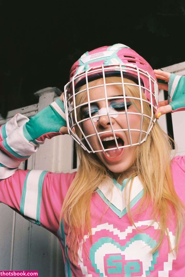 Sophie Powers Photo #16