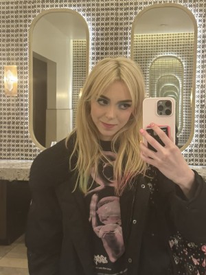 Sophie Powers Photo #15