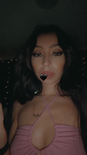 xcarolinejoness Photo #3