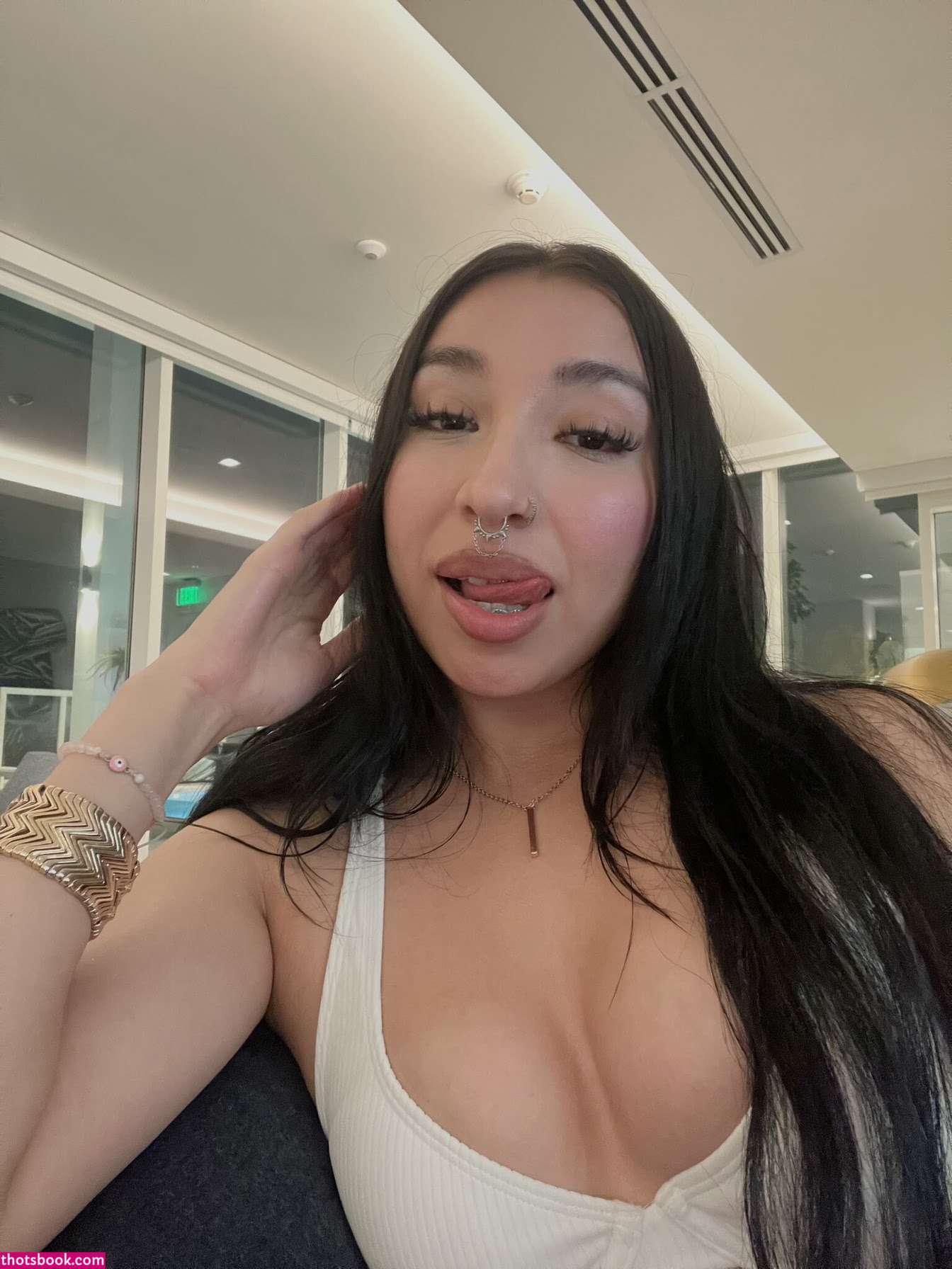 xcarolinejoness Photo #12