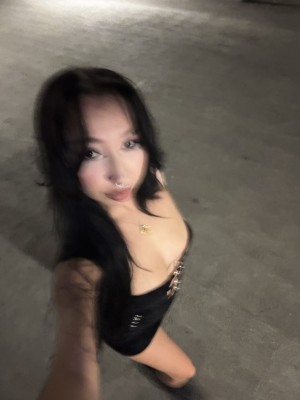 xcarolinejoness Post #5