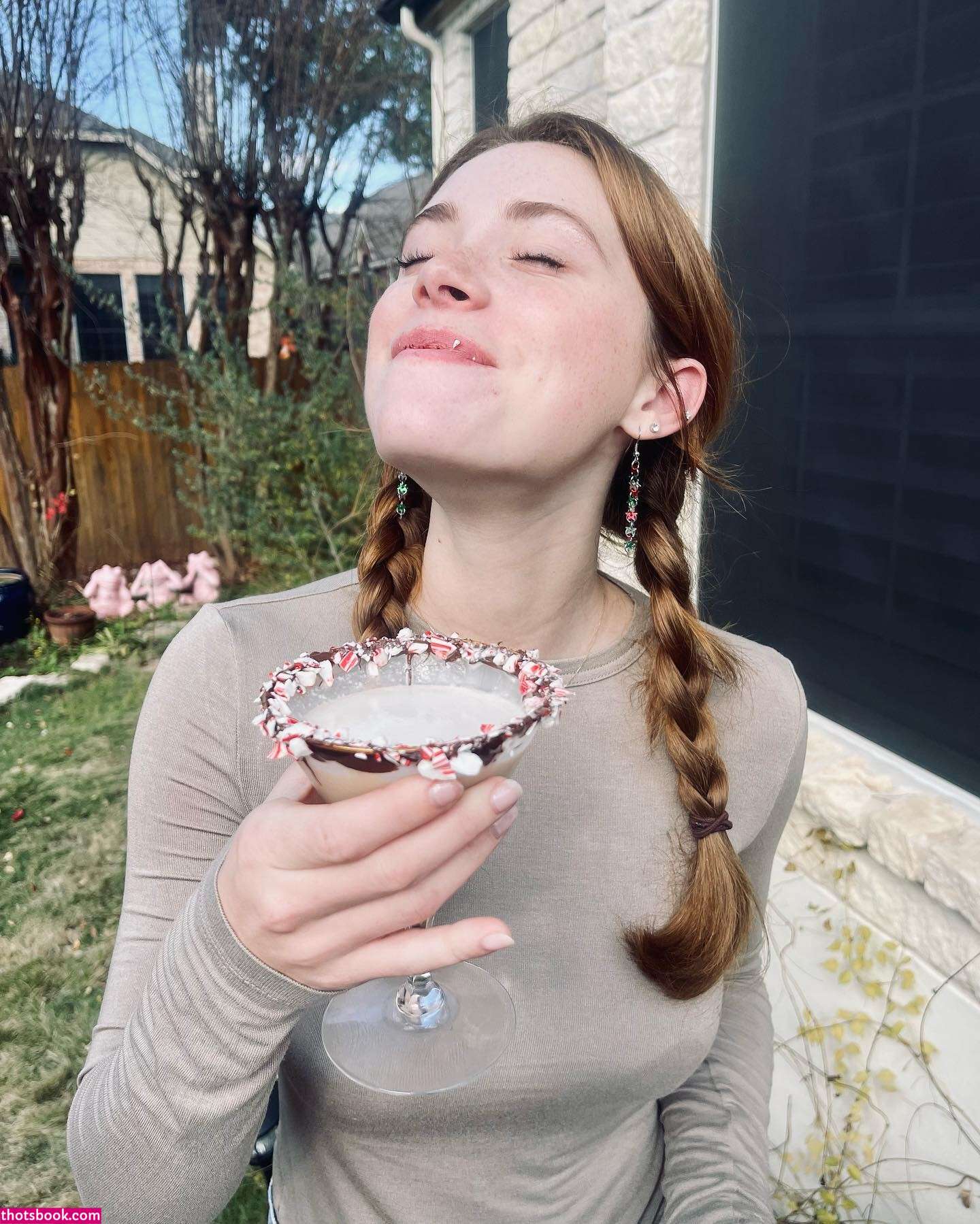 Violet Brinson Photo #5