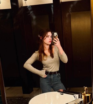 Violet Brinson Photo #6