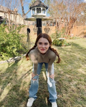 Violet Brinson Photo #7