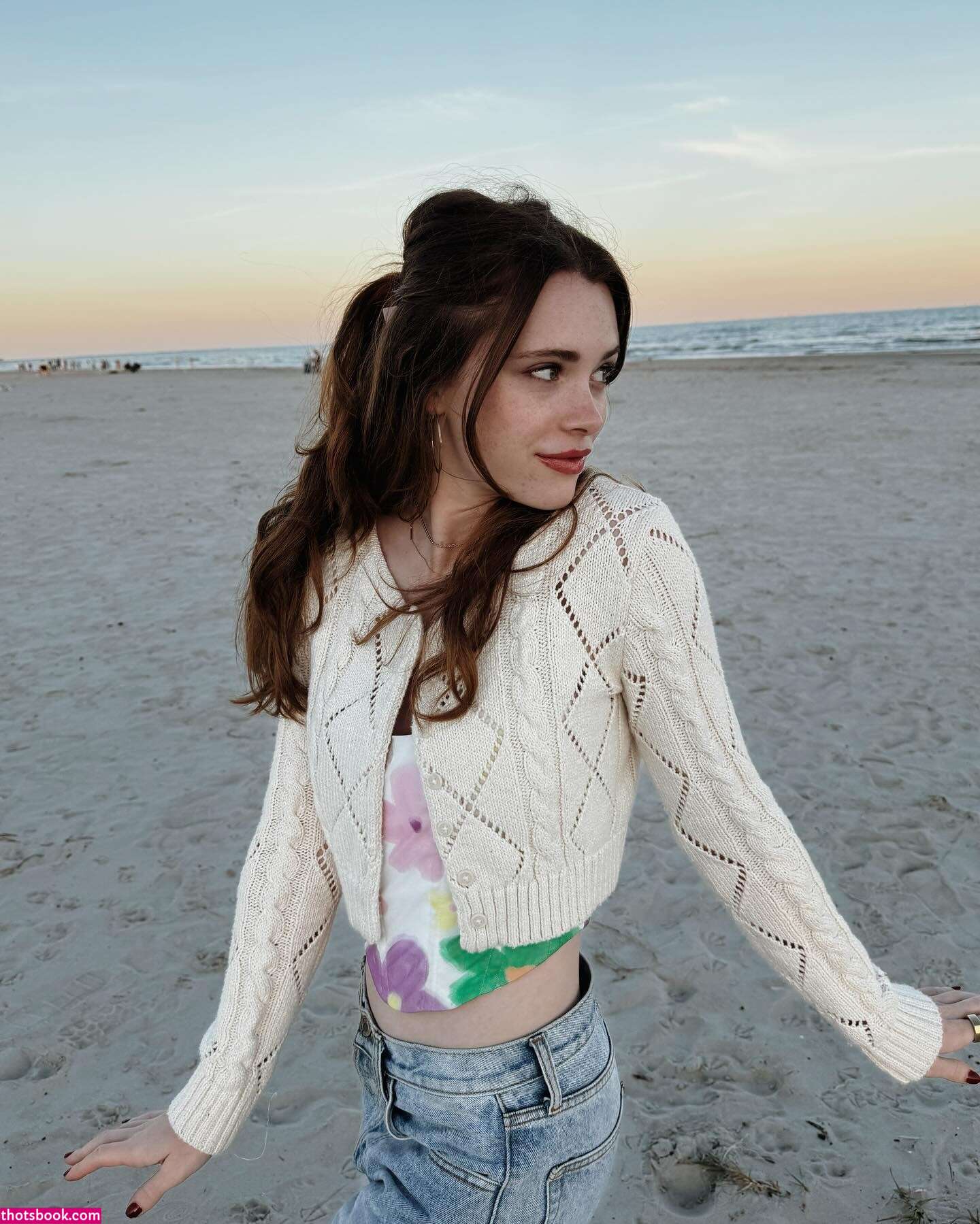 Violet Brinson Photo #9