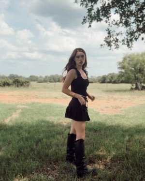 Violet Brinson Photo #22