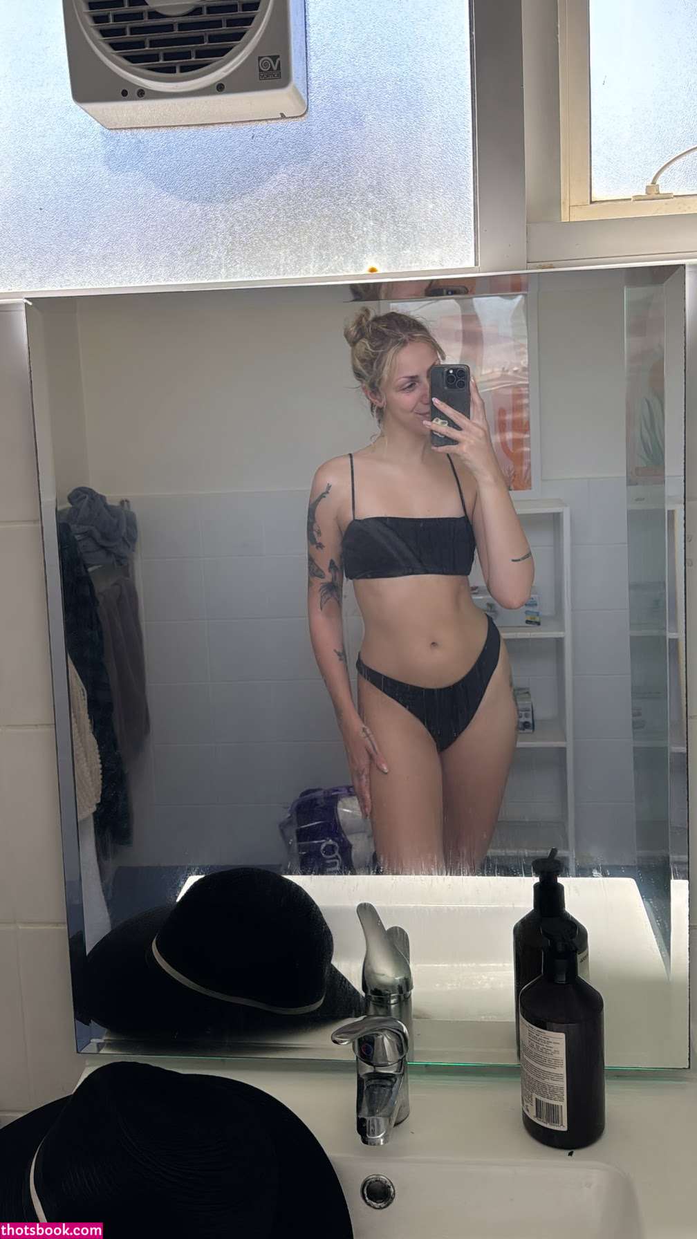 Marie Watson Photo #13