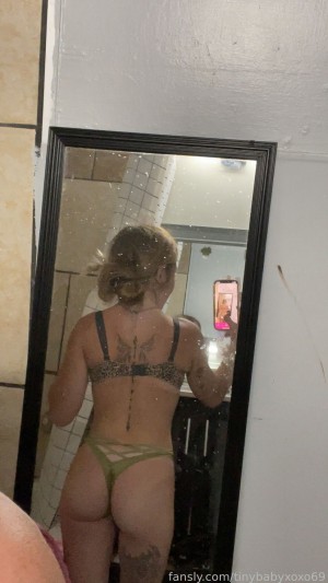 tinybabyxoxo69 Photo #3