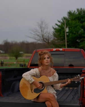 Samantha Vicha Photo #16