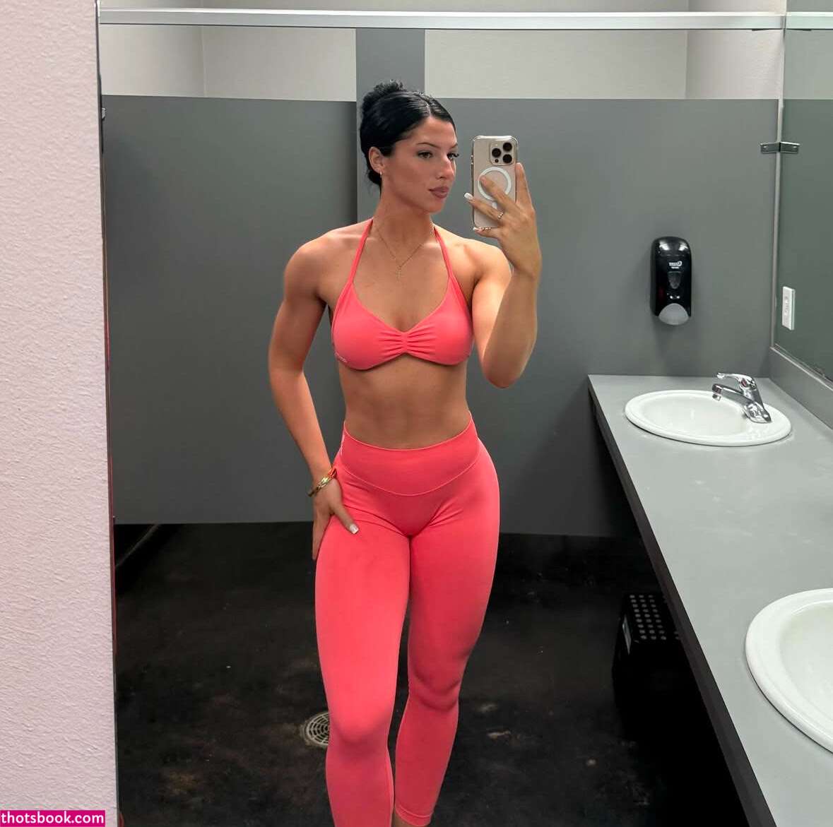 Allison Royalty Photo #28