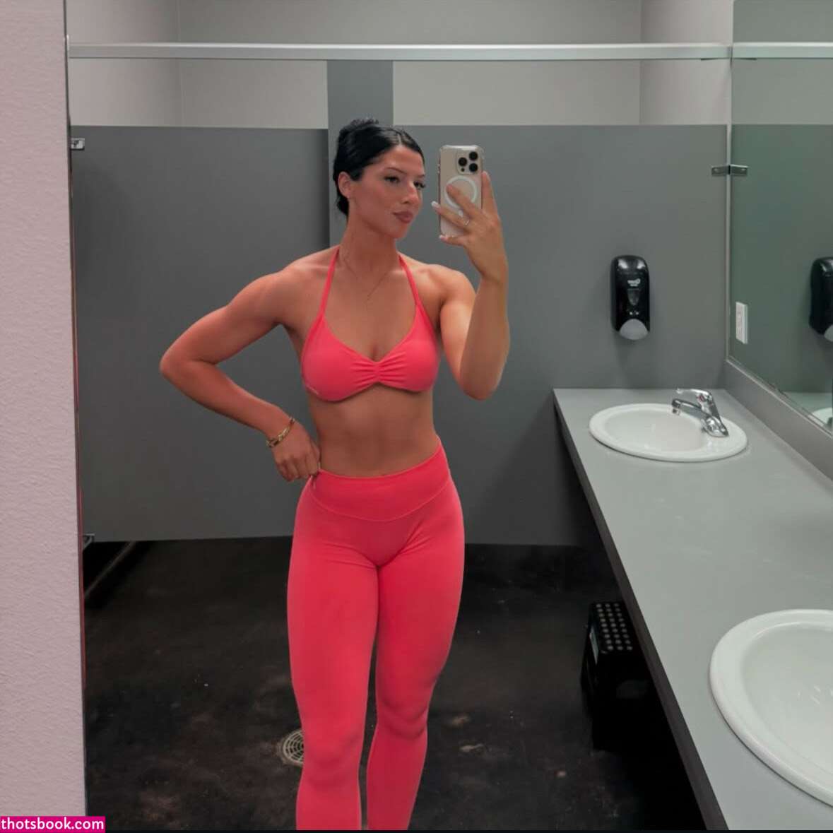 Allison Royalty Photo #29