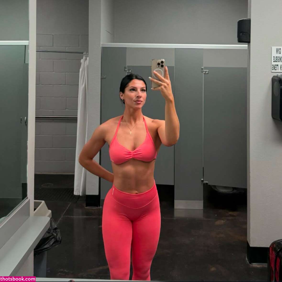 Allison Royalty Photo #30