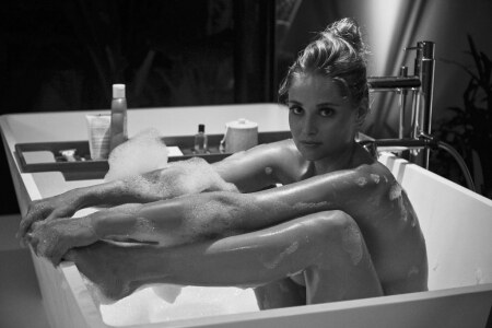 Genevieve Morton Nude Photos