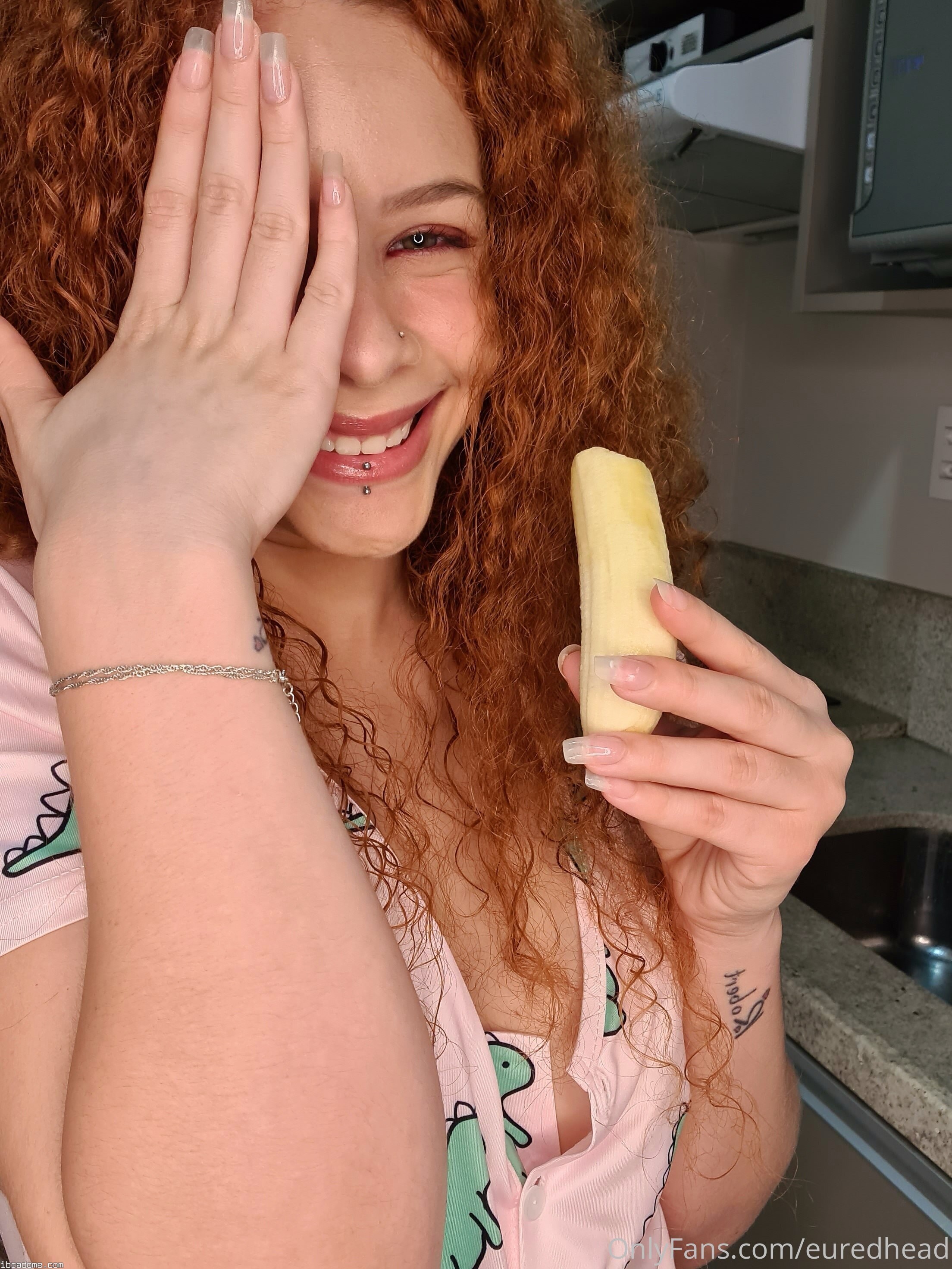 Angel Vinitska Photo #75