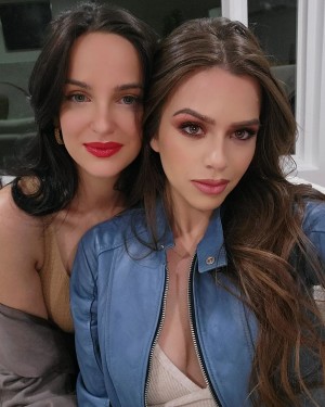 adelinesofficial Photo #44