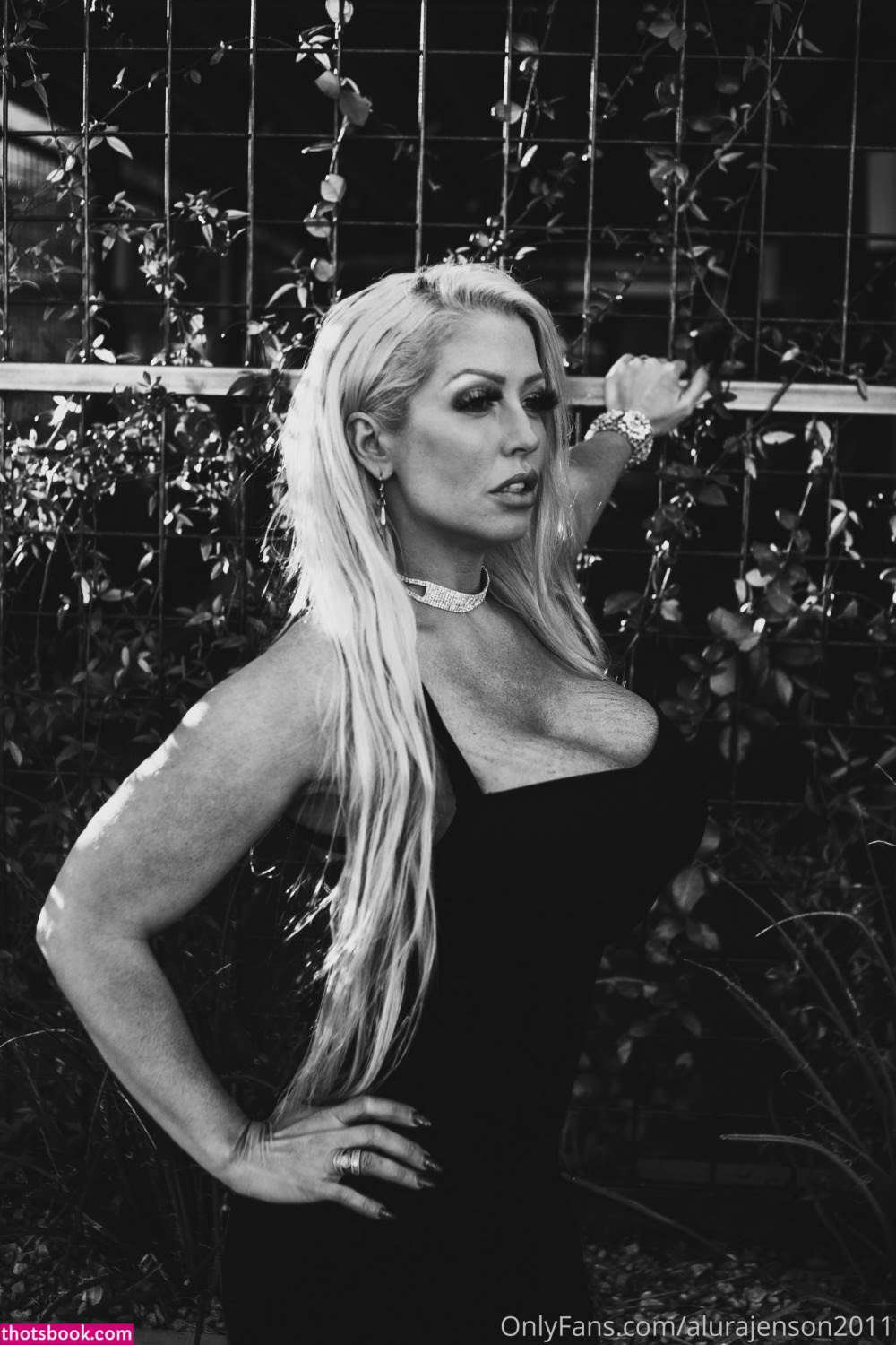 Alura JenAlura Jenson Photo #9