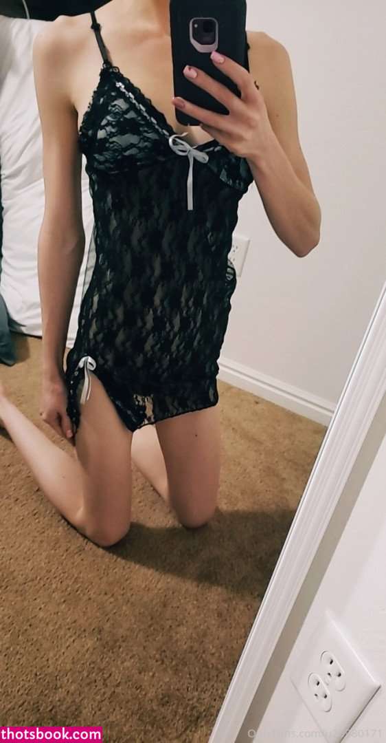 Elle Dainty Photo #24