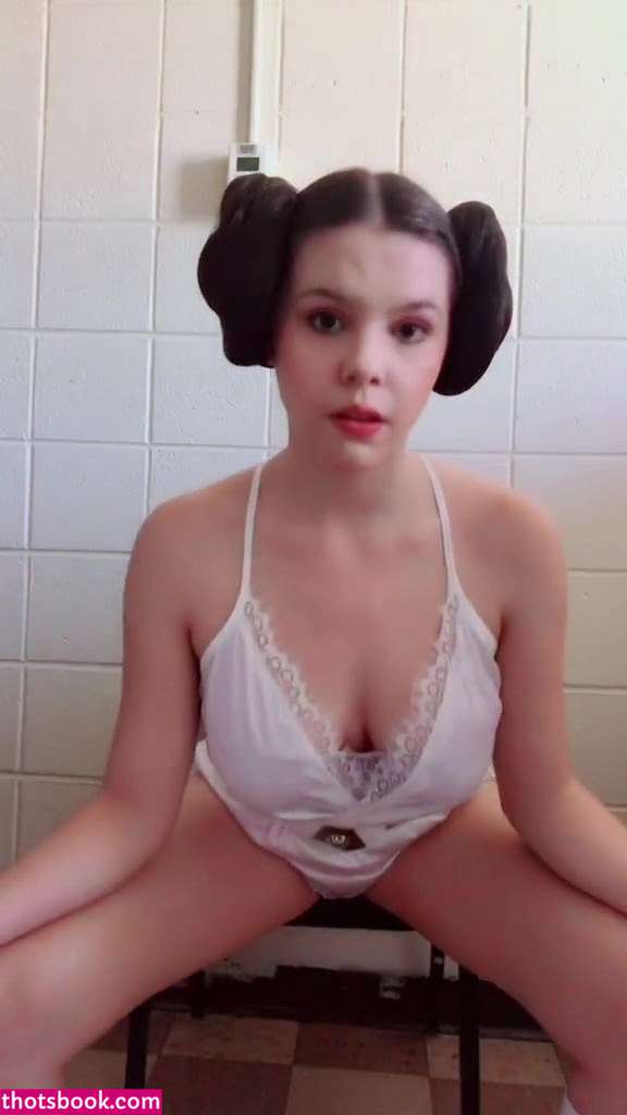 Nerdy Hans Photo #26