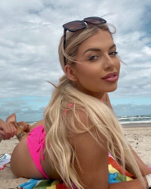 Caitlin Mcconville Photo #2