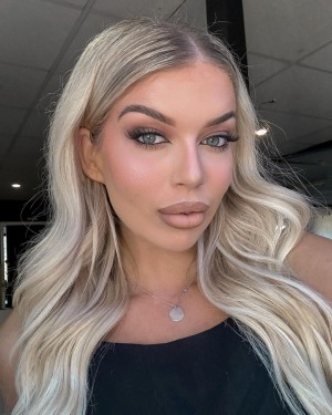 Caitlin Mcconville Photo #10