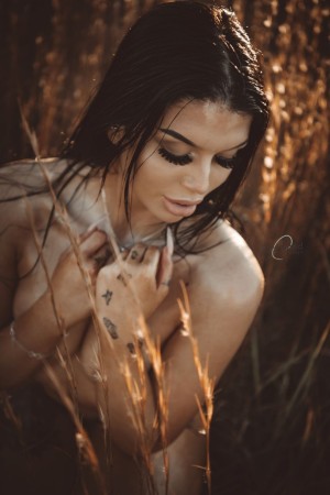 Caitlin Mcconville Photo #18