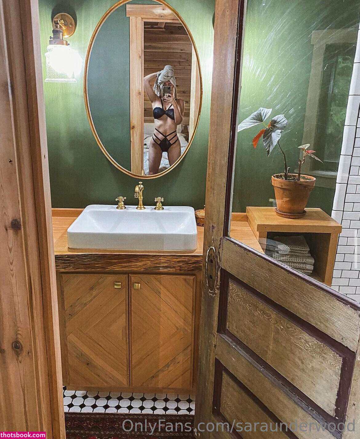 Saraunderwood Photo #76