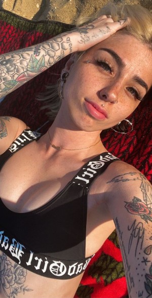 Cruellamorgan Photo #384