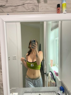 mollyomalia Photo #4