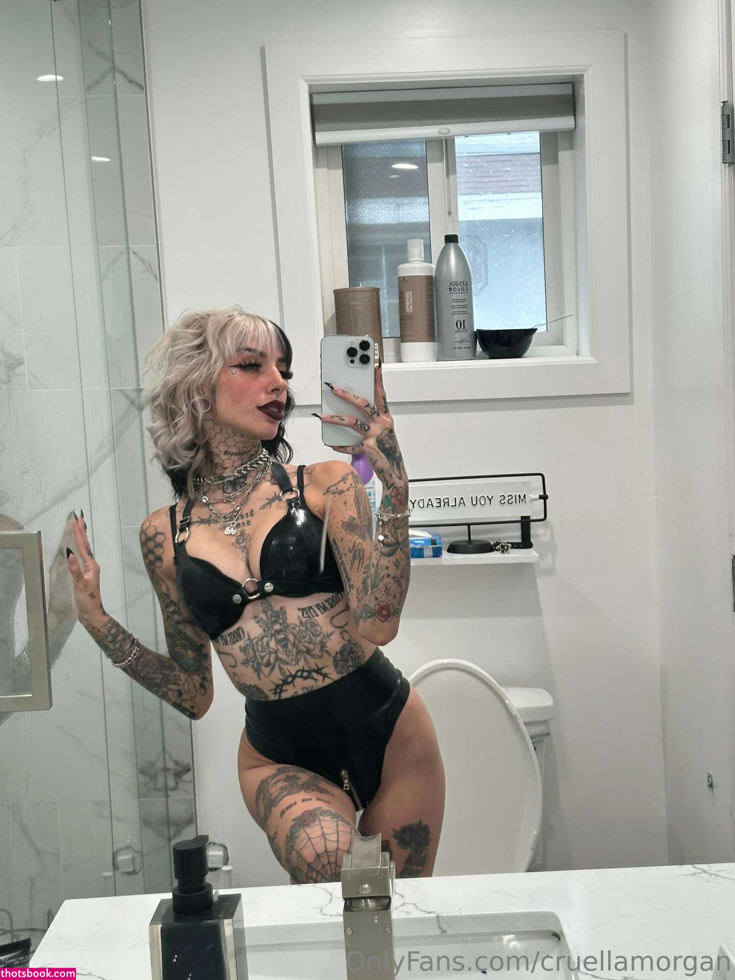 Cruellamorgan Photo #504