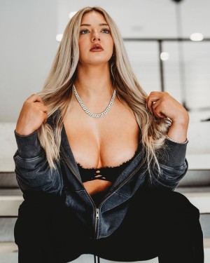 Miranda Cohen Photo #24