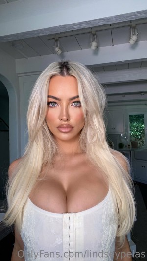 Lindsey Pelas Photo #794