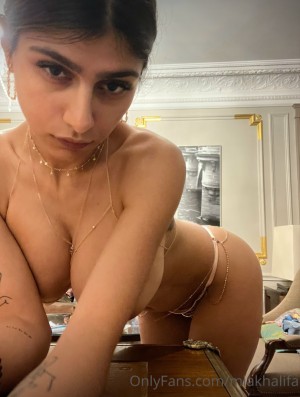 Mia Khalifa Photo #435