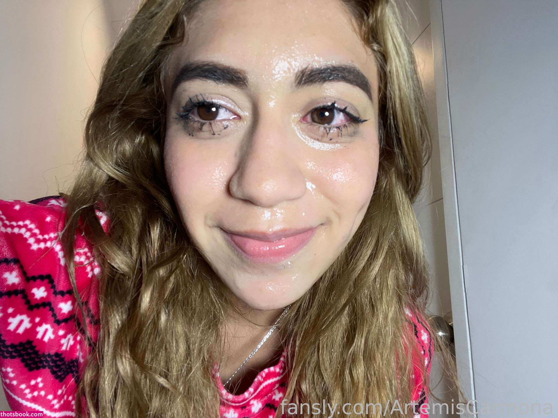 Artemis Carmona Photo #12