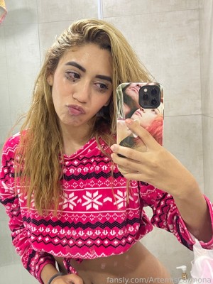 Artemis Carmona Photo #10