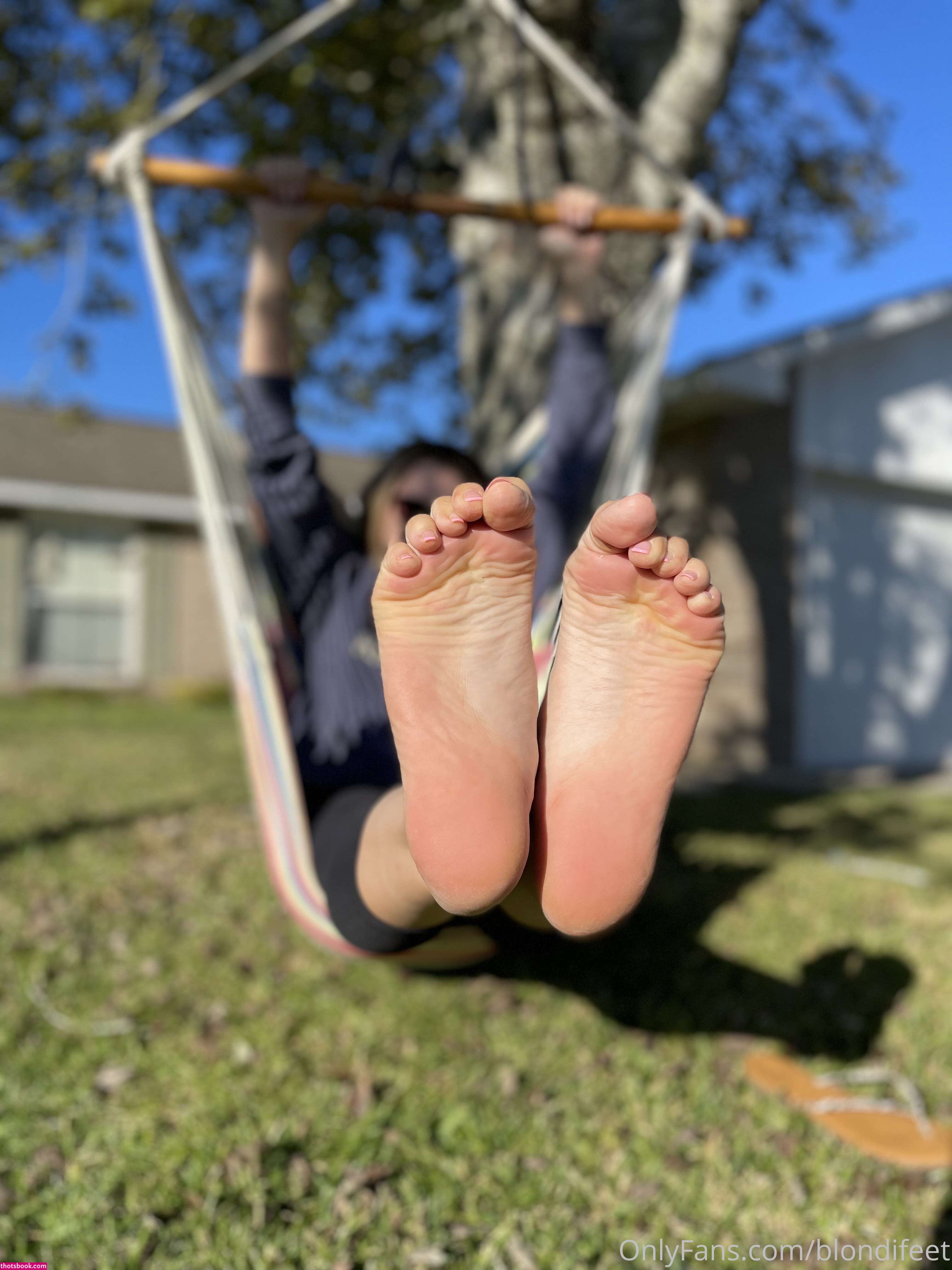 blondifeet Photo #14