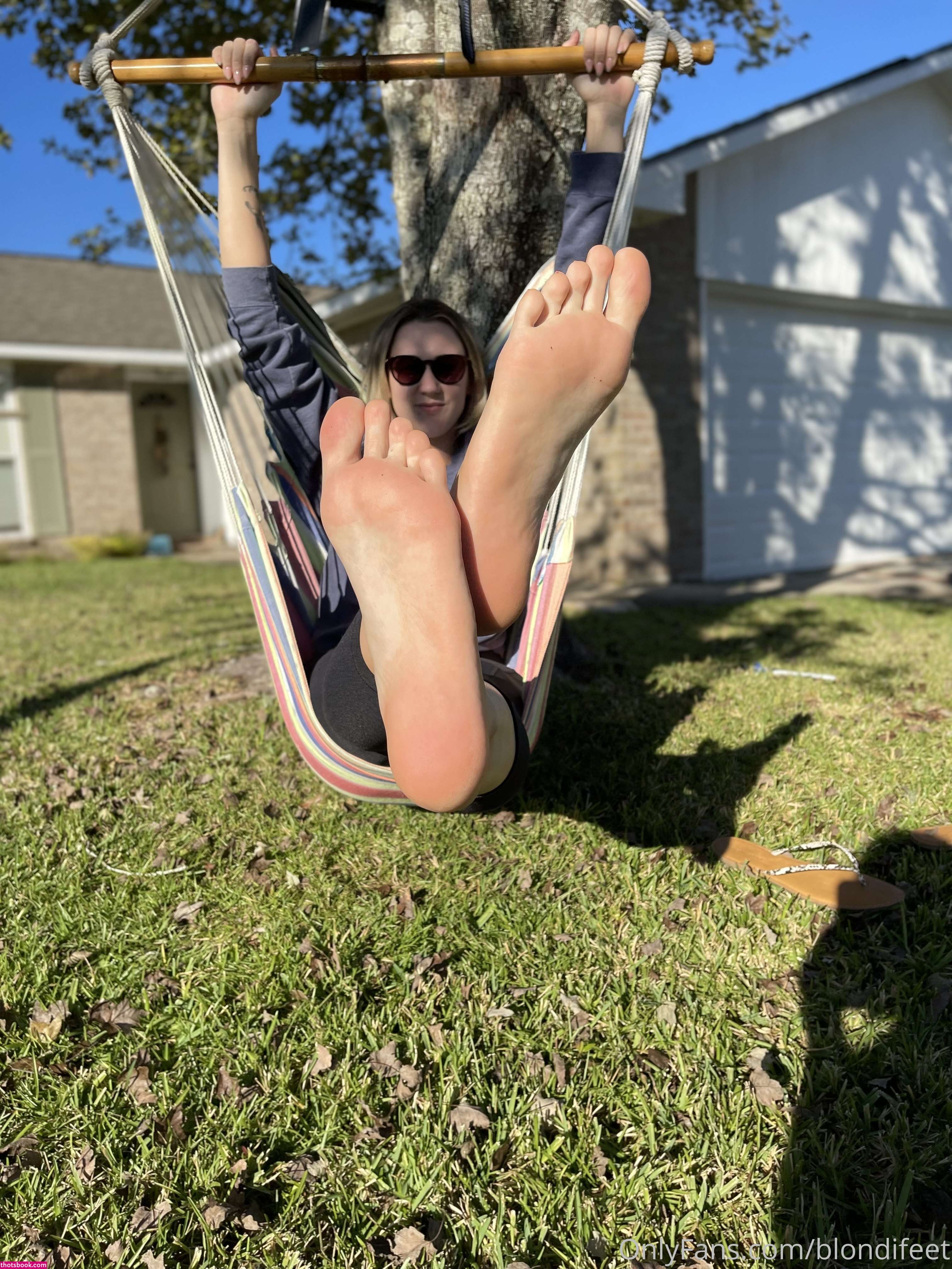 blondifeet Photo #16