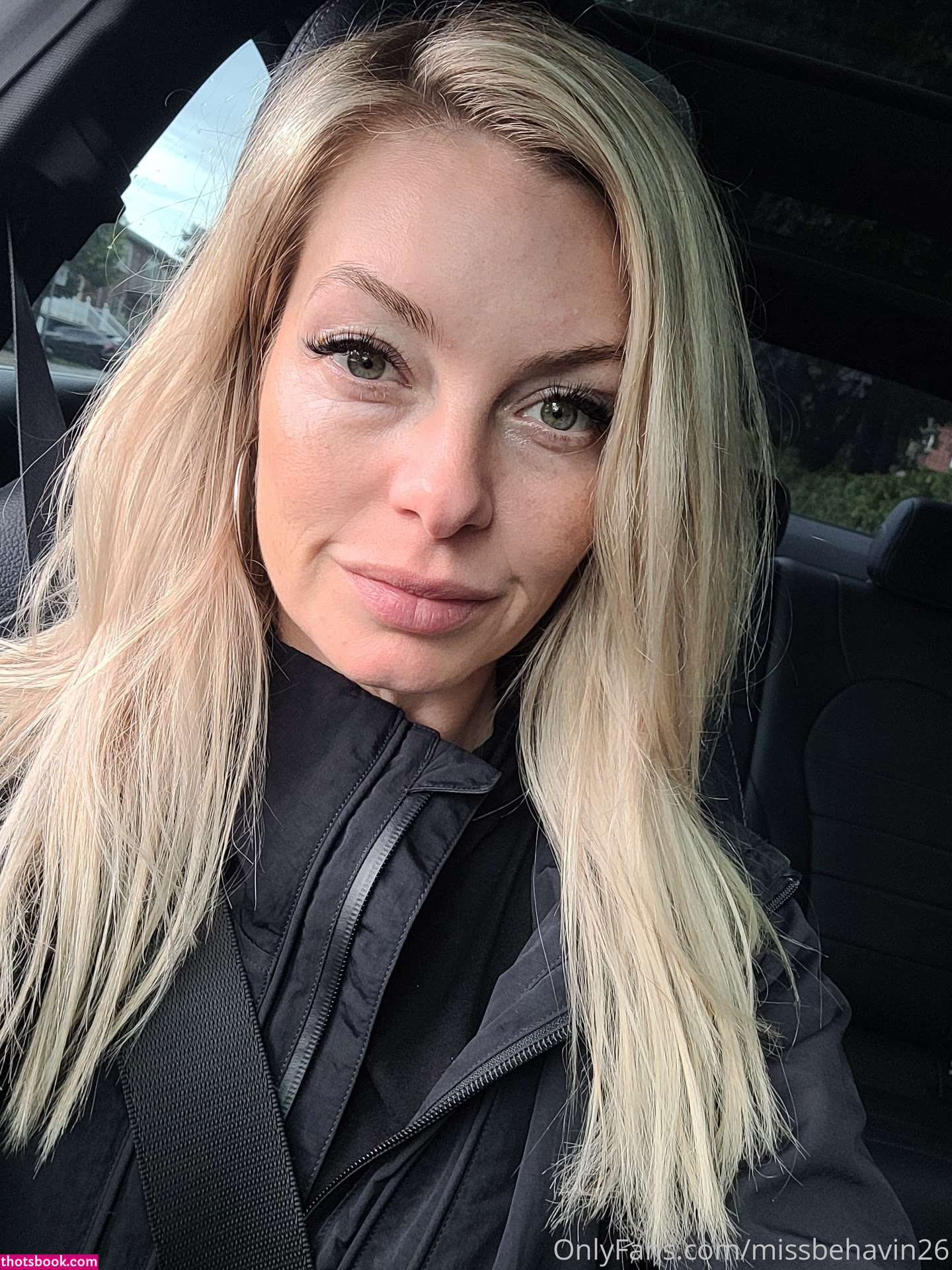 Missbehavin26 Photo #18