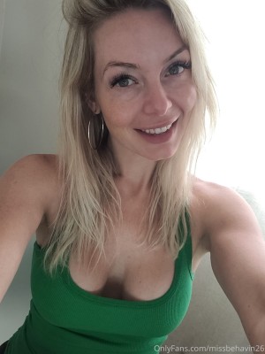 Missbehavin26 Photo #16