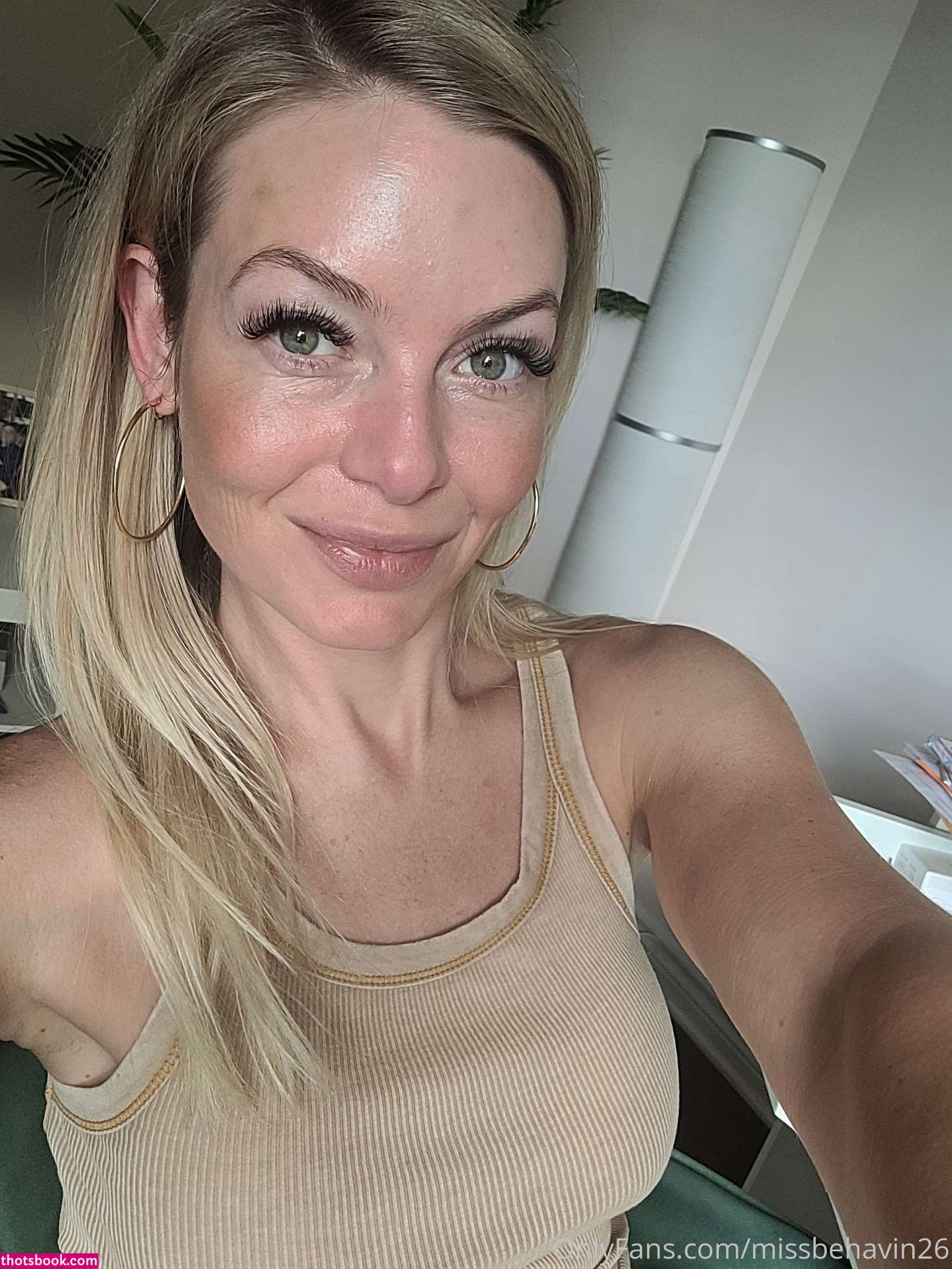 Missbehavin26 Photo #32