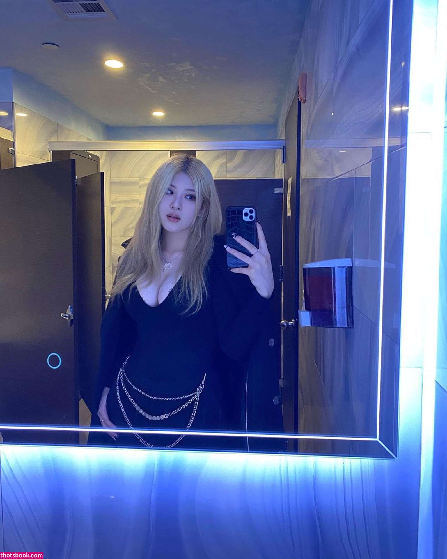 Allissa Shin Photo #24