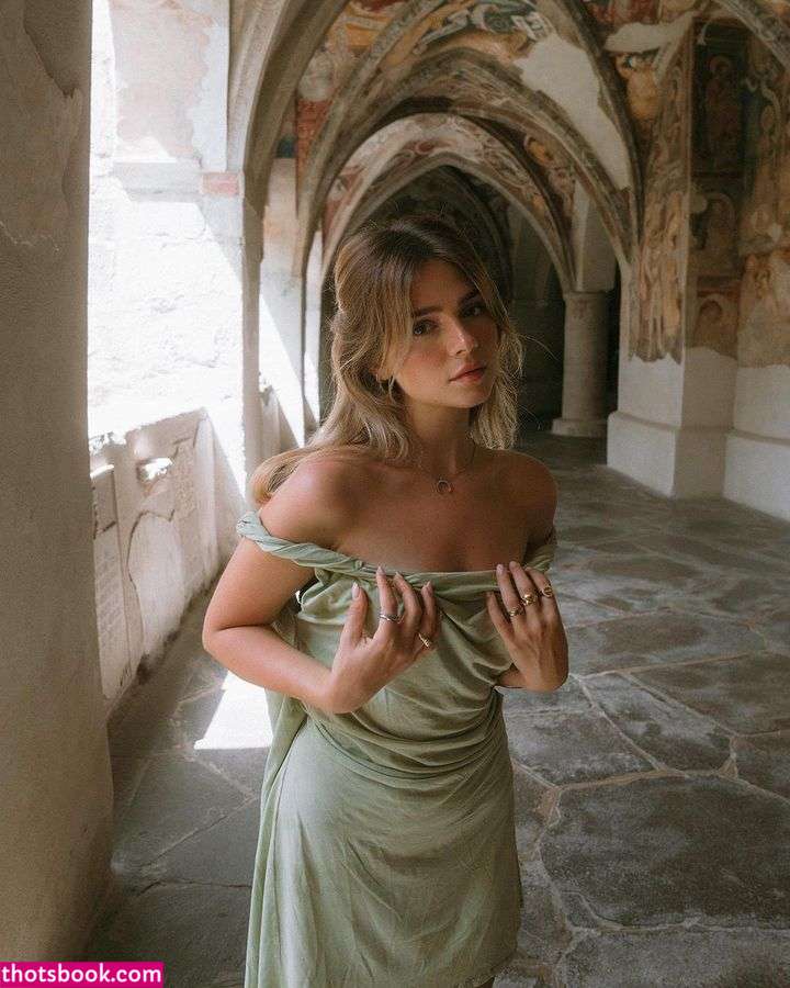 Jessy Hartel Photo #5