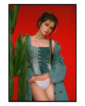 Jessy Hartel Photo #2