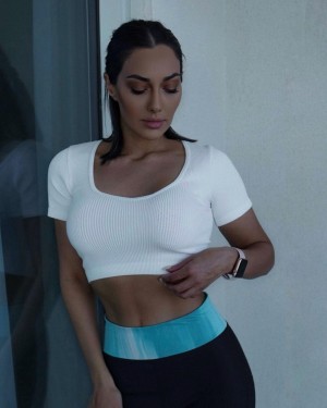 Sadaf Taherian Photo #4