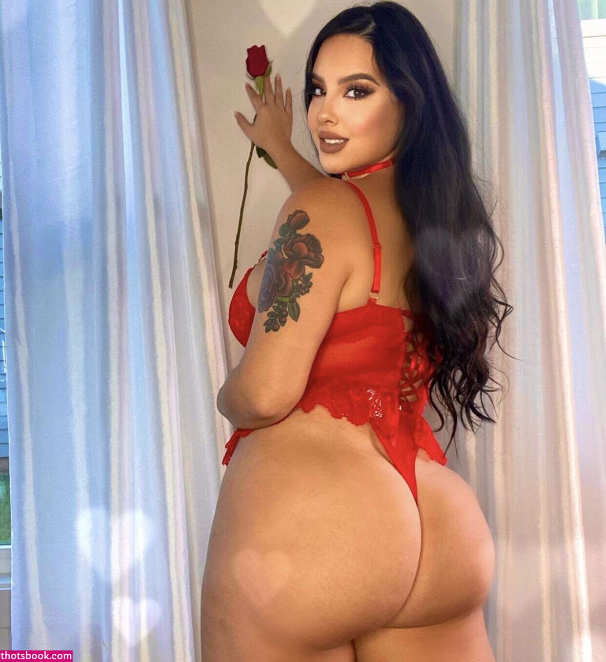 Cinthya Larose Photo #4