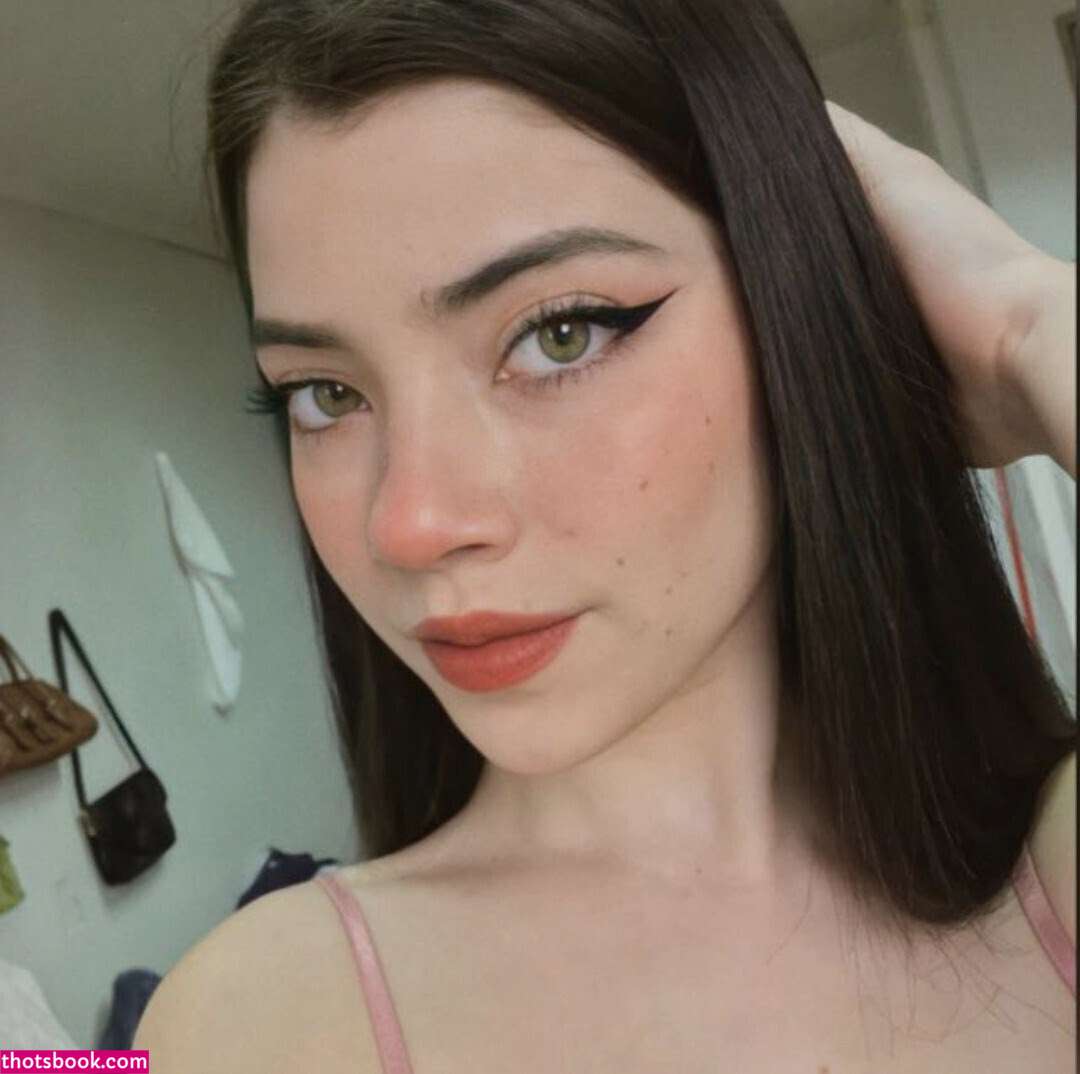 Julieta Yanez Photo #3