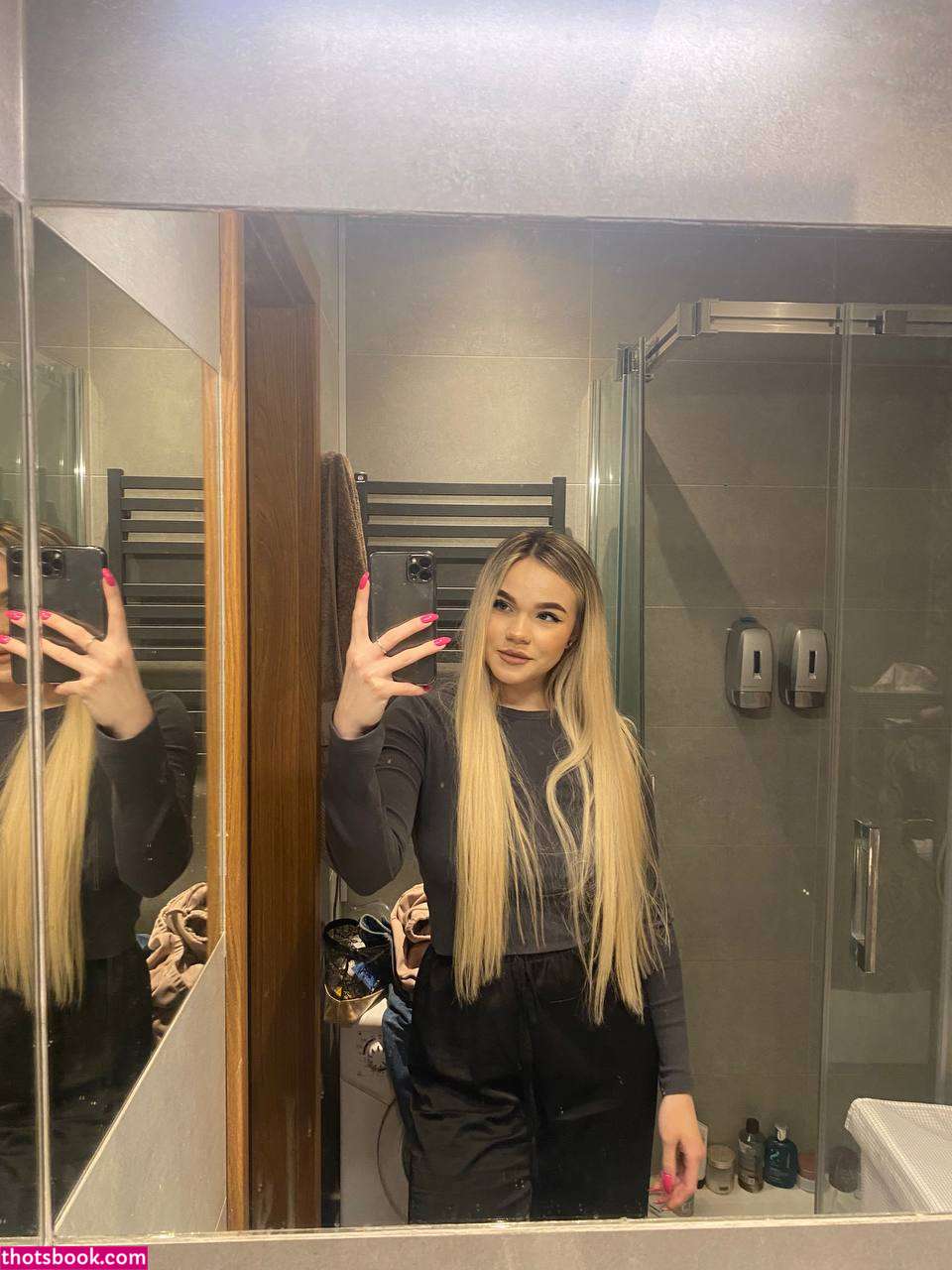 Alicebrightt Photo #11